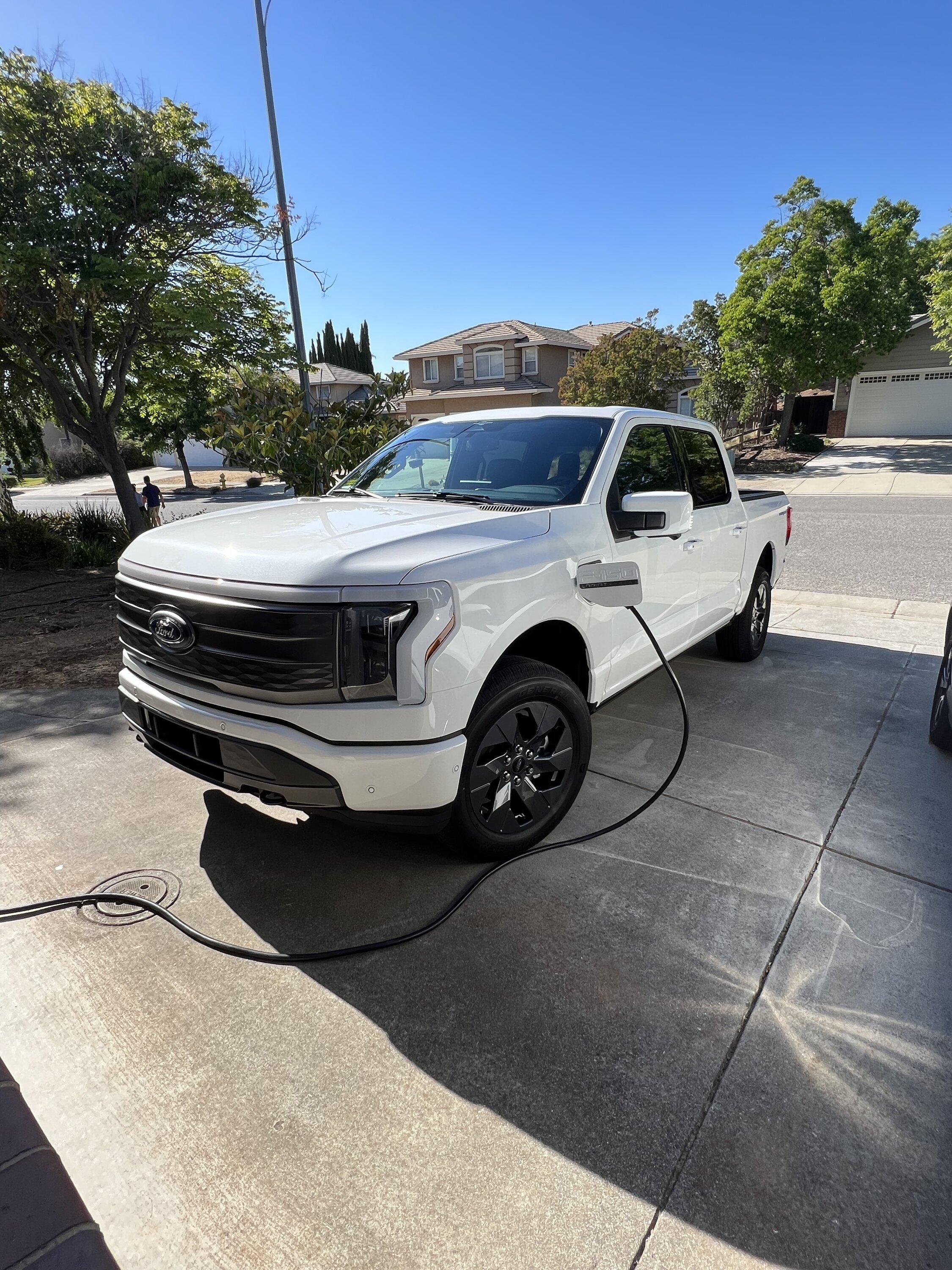 Ford F-150 Lightning ✅ 5/22/2023 Lightning Build Week Group (MY2023) IMG_4071