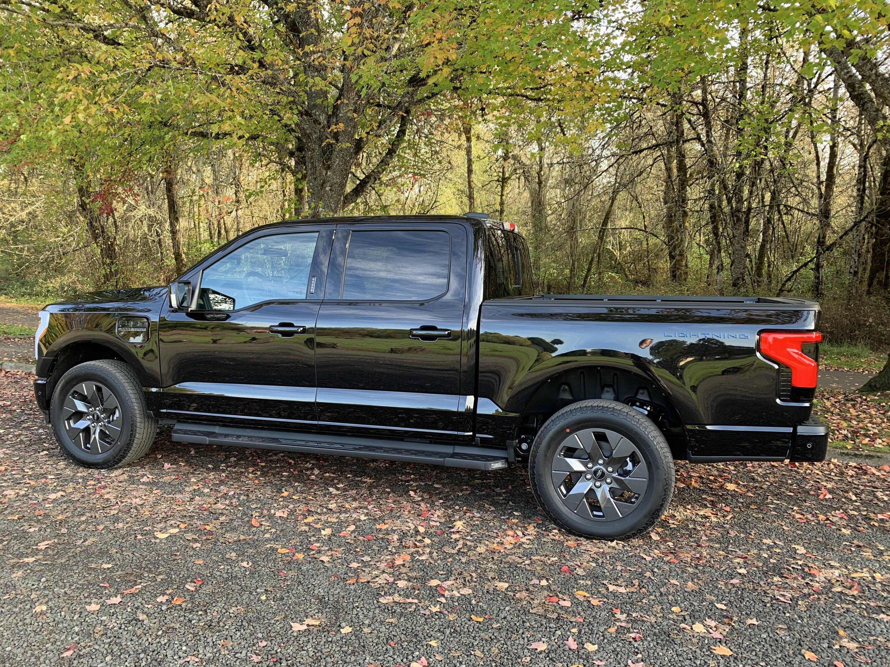 Ford F-150 Lightning AGATE BLACK F-150 Lightning Photos & Club IMG_4300.JPG