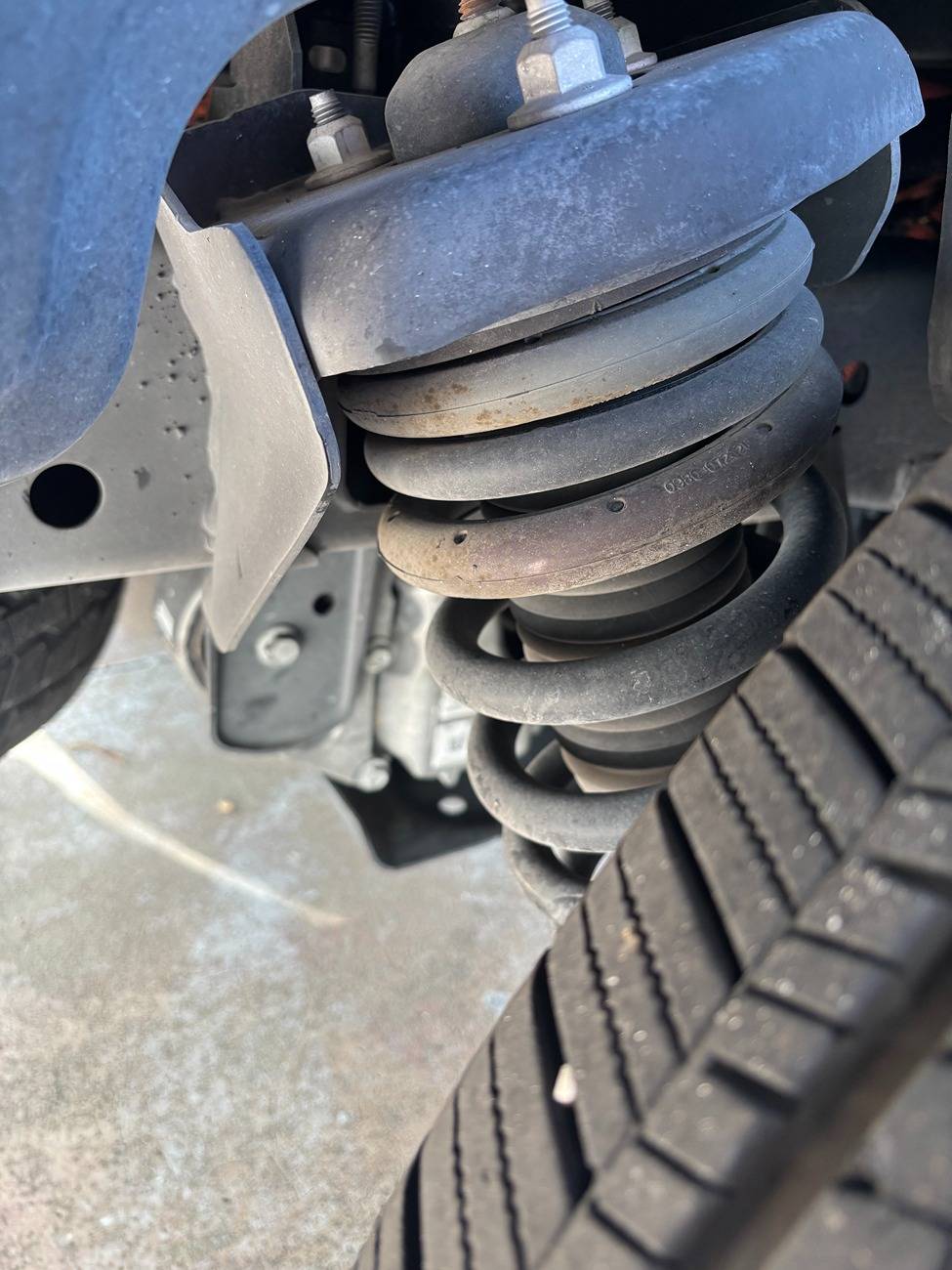Ford F-150 Lightning 2022 Lightning: What is the Current best shock combo to counter bouncy ride? IMG_5048