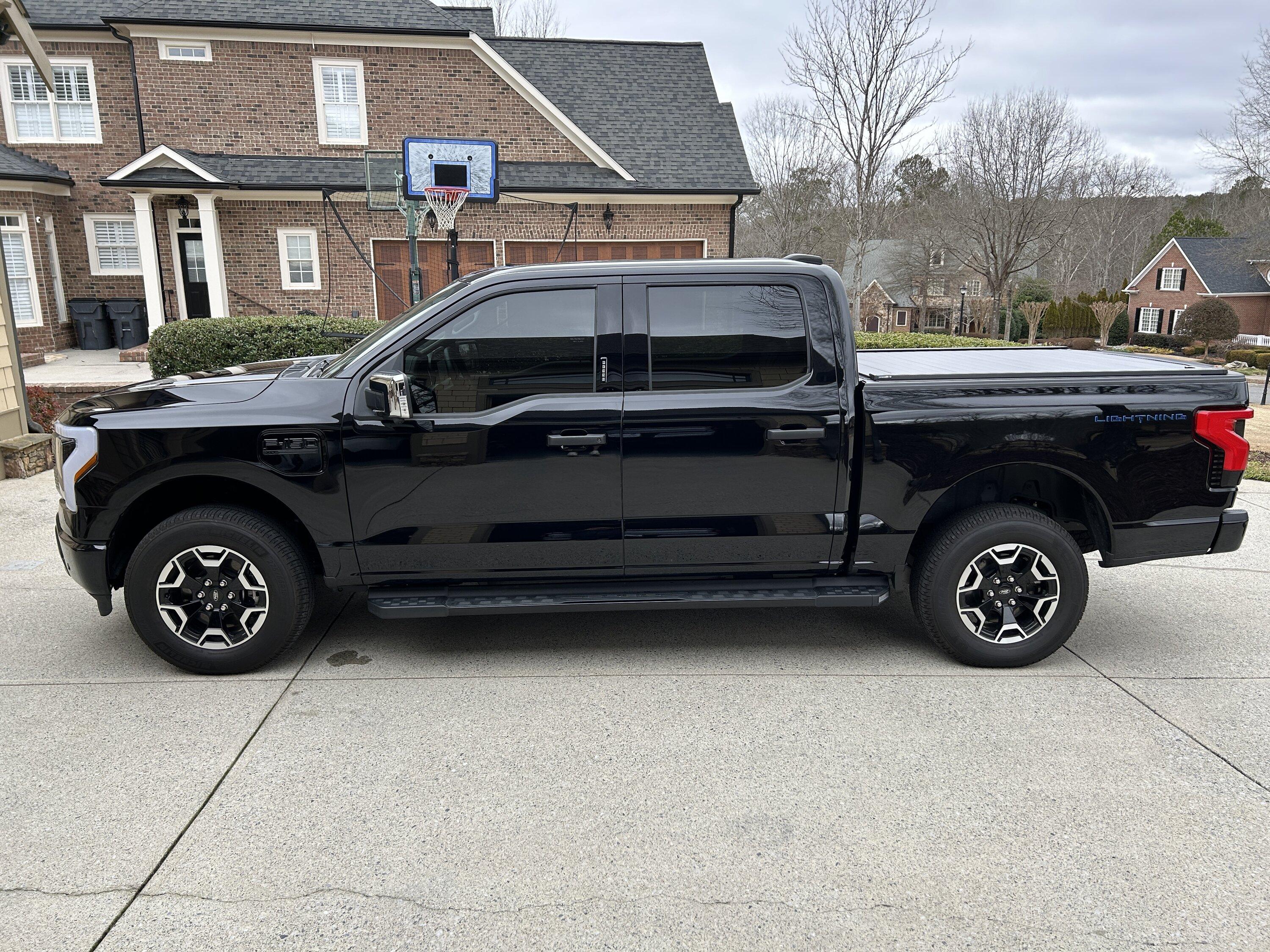 Ford F-150 Lightning FS: 2022 Lightning XLT w/leather, heated seats, Homelink, etc. - $47,500 IMG_5401.JPG