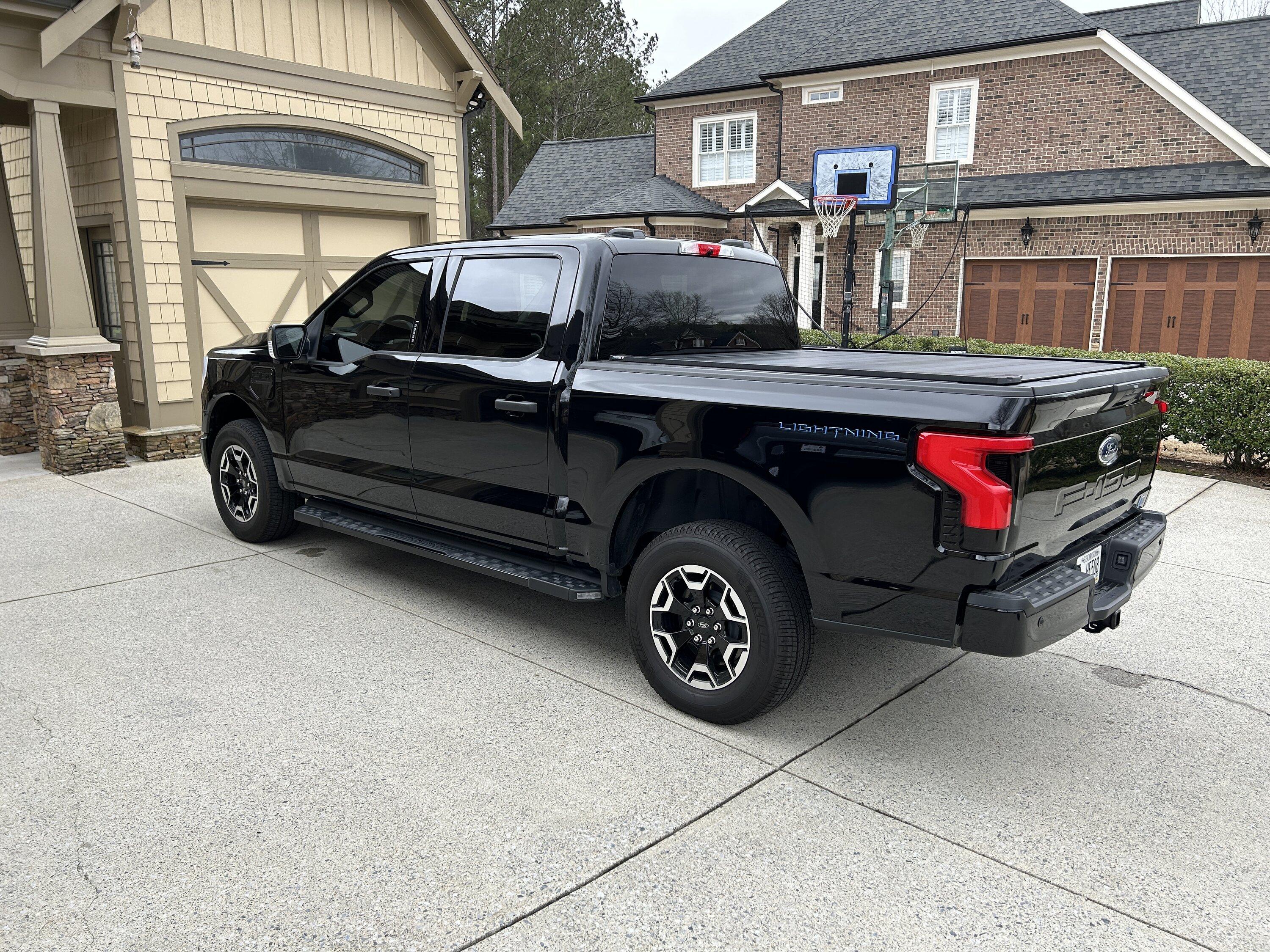 Ford F-150 Lightning FS: 2022 Lightning XLT w/leather, heated seats, Homelink, etc. - $47,500 IMG_5402.JPG