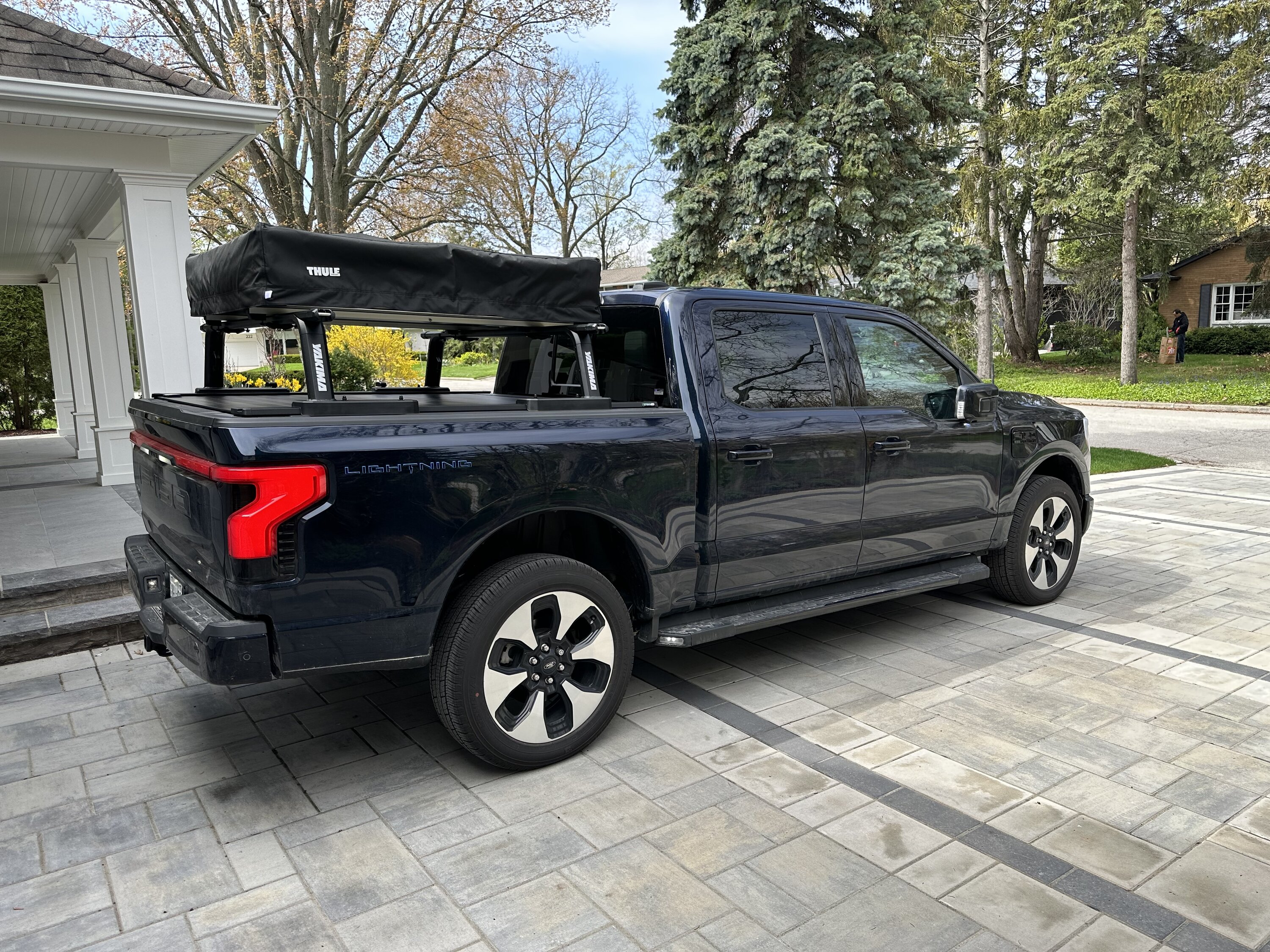 Yakima® - Ford Expedition Raised Siderails 2021 TopWater™ Rooftop