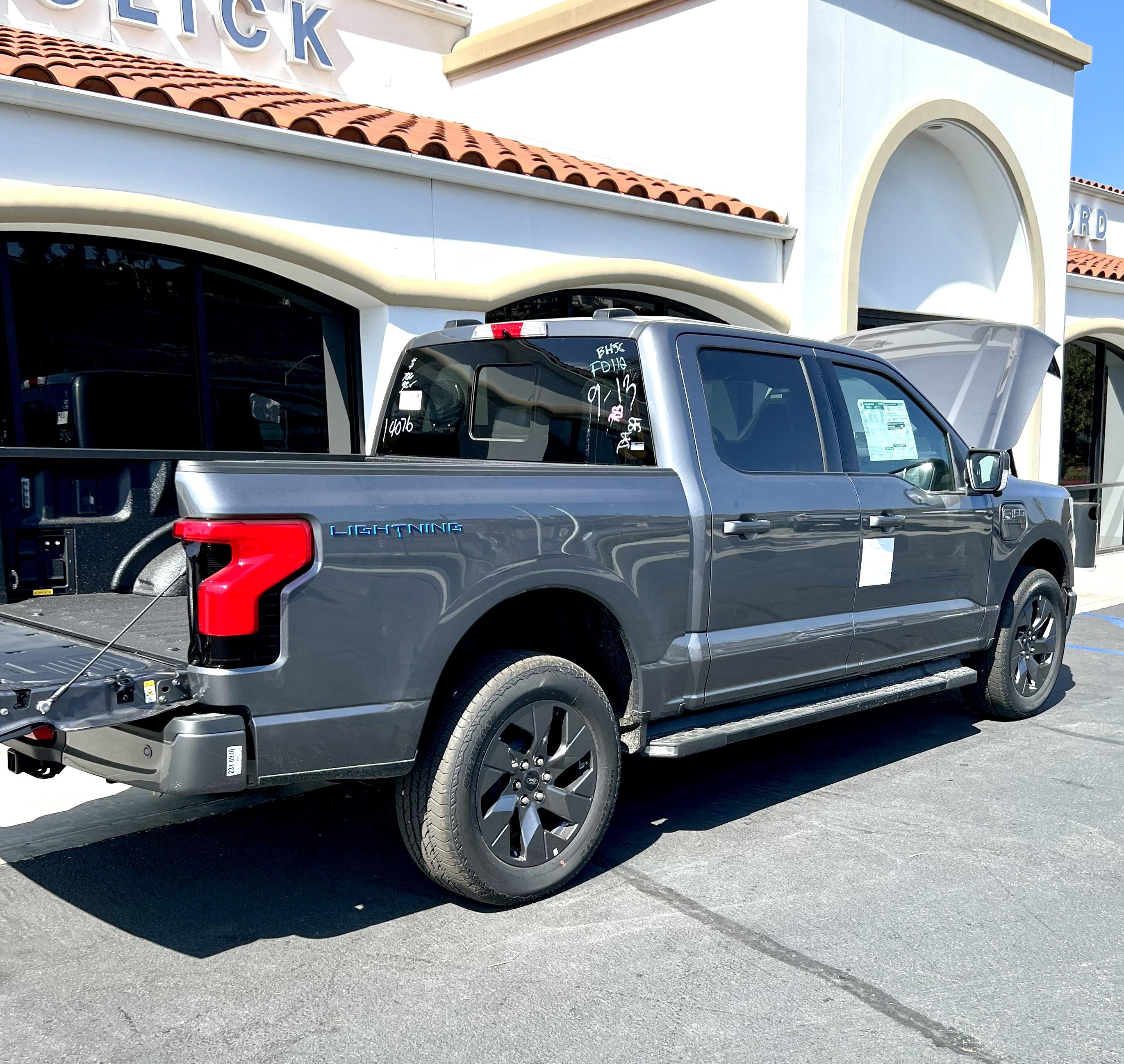 Ford F-150 Lightning ✅ 8/15/22 Lightning Build Week Group IMG_7409