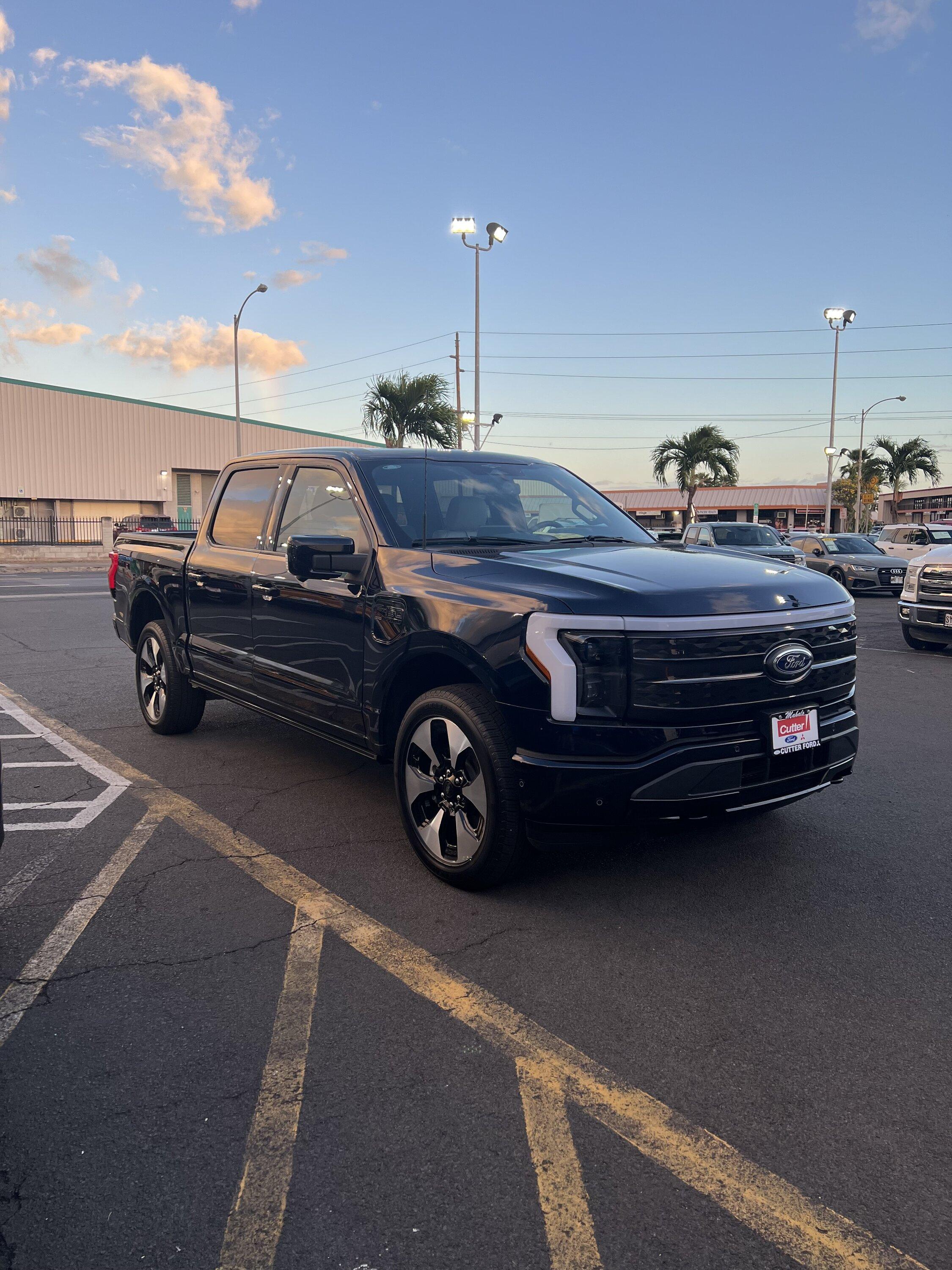 Ford F-150 Lightning 2023 Antimatter Blue Metallic Lightning (Ka uila) in Hawaii IMG_8034