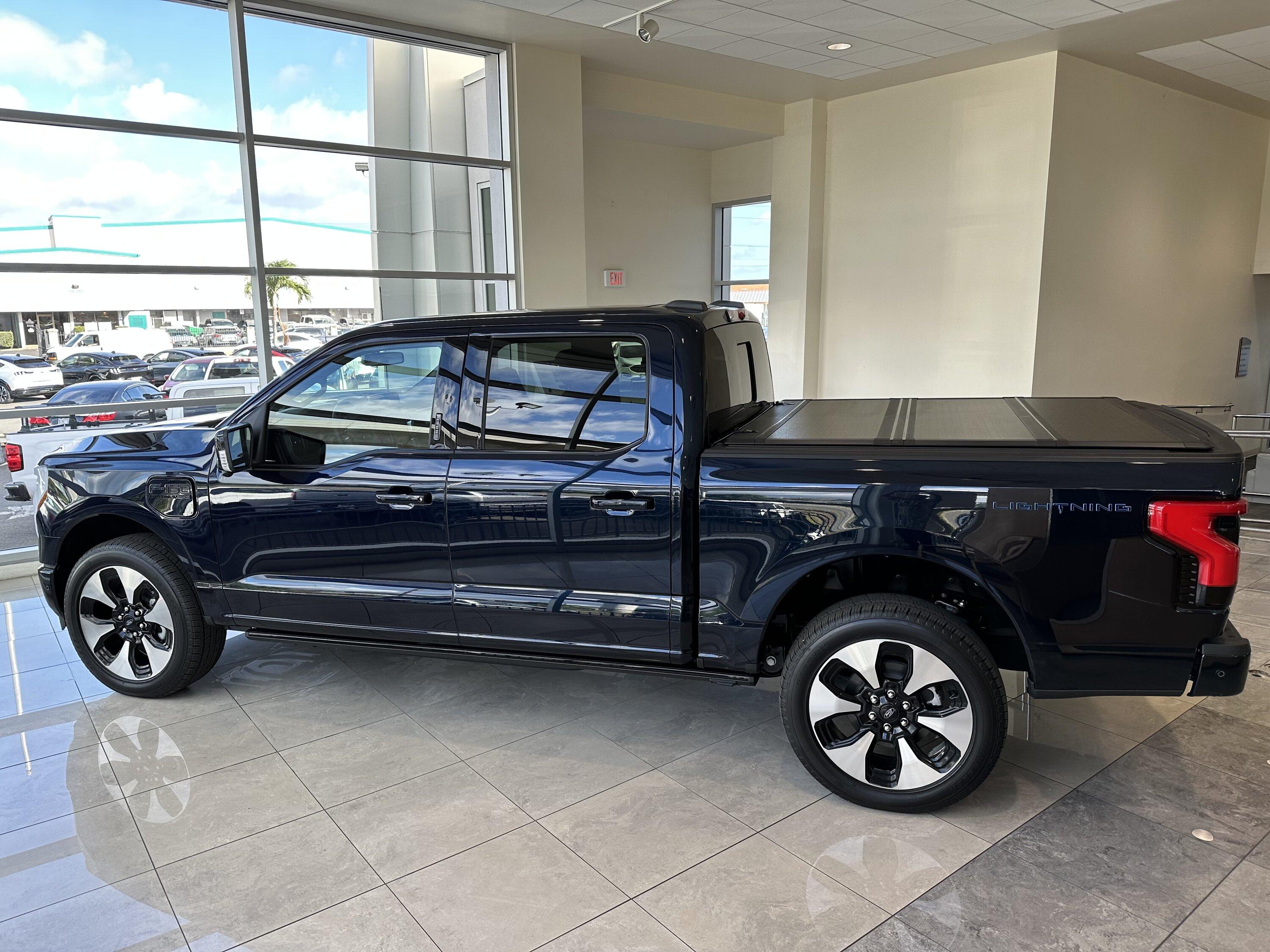 Ford F-150 Lightning 2023 Antimatter Blue Metallic Lightning (Ka uila) in Hawaii IMG_8157