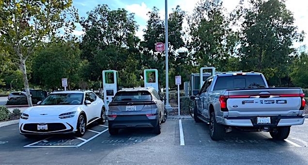 Ford F-150 Lightning EA DCFC chargers are still free ?  Line of EVs waiting to charge - how long is this going to last ? IMG_9572.JPG