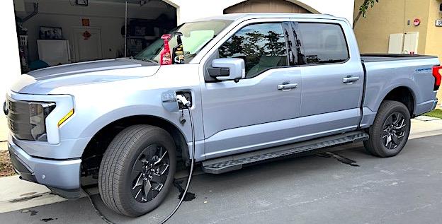 Ford F-150 Lightning "Waterless washing" your Lightning: Meguiars Quik Detailer - perfect touch-up for water restricted cities IMG_9688