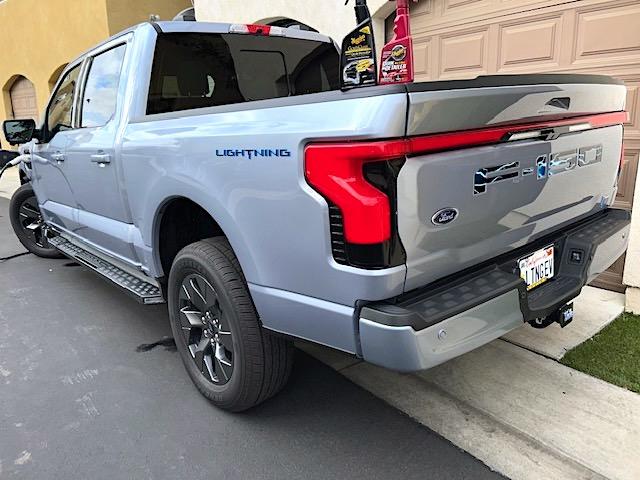 Ford F-150 Lightning "Waterless washing" your Lightning: Meguiars Quik Detailer - perfect touch-up for water restricted cities IMG_9693.JPG