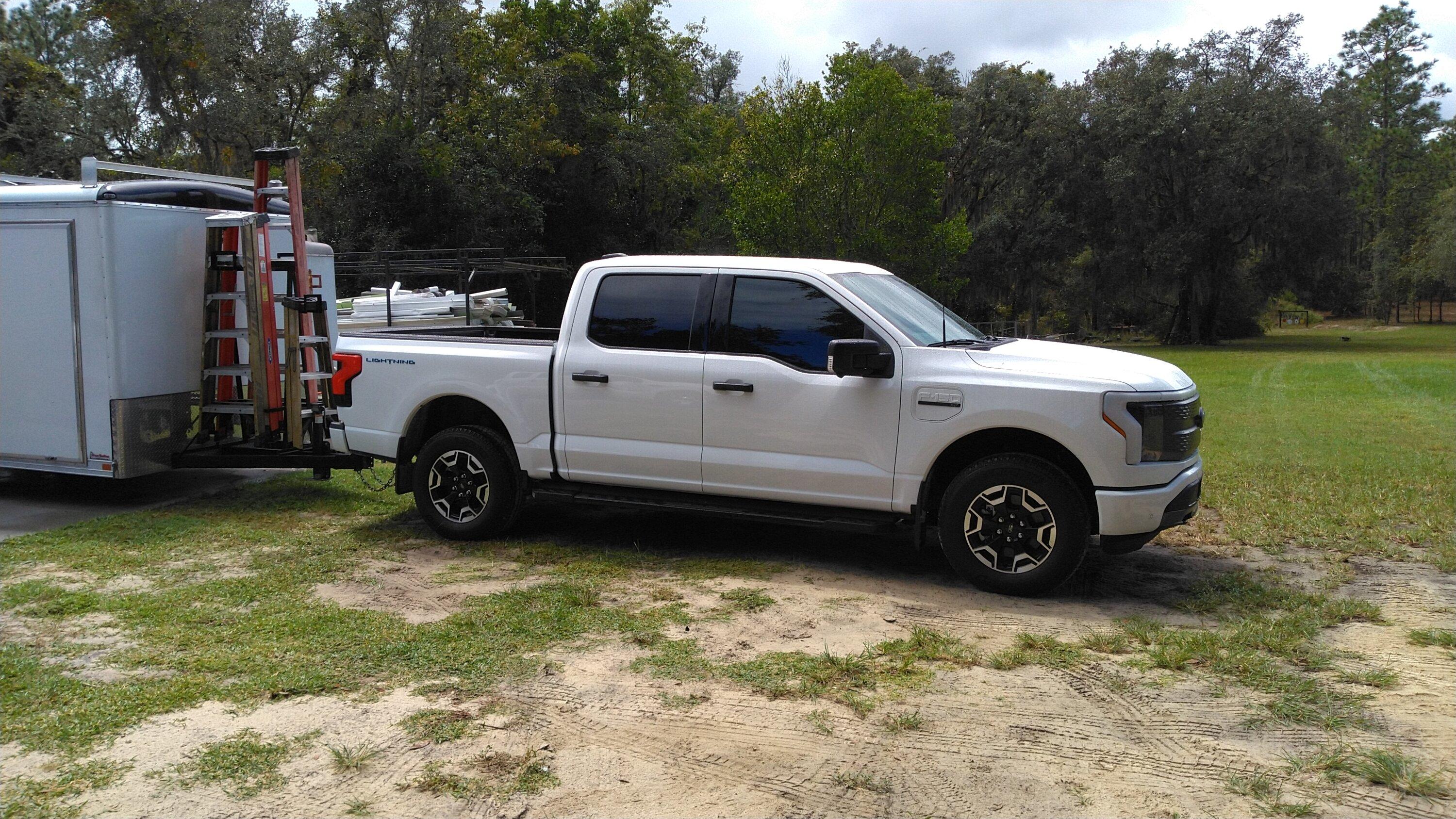 Ford F-150 Lightning OXFORD WHITE F-150 Lightning Photos & Club KIMG0389.JPG