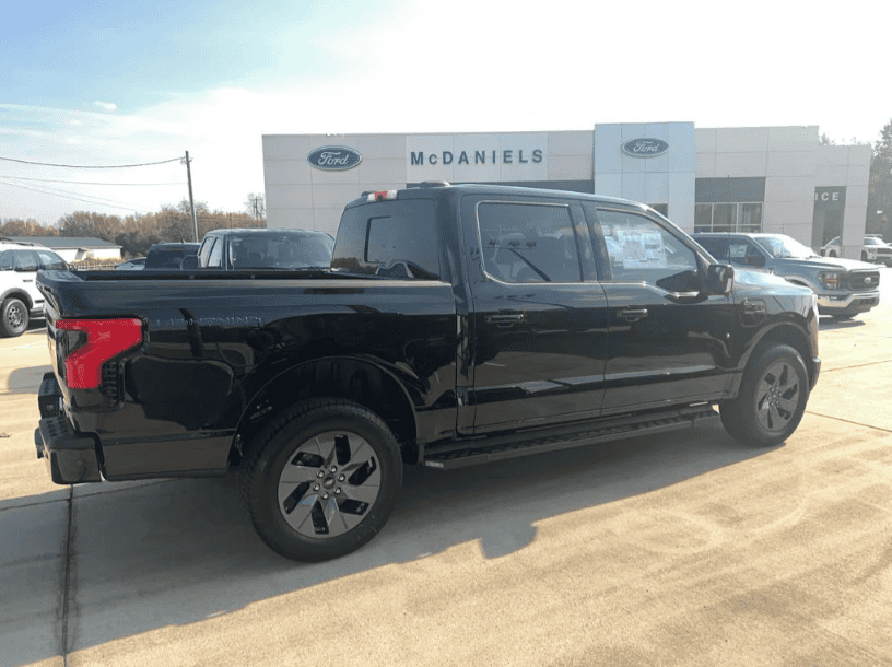 Ford F-150 Lightning New 2023 Ford F-150 Lightning Lariat Truck SuperCrew Cab - $77,599.00 Light-3