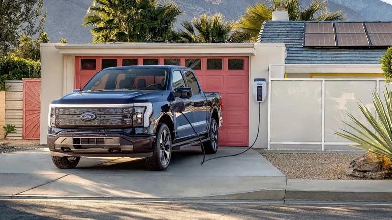 Ford F-150 Lightning Article explains F-150 Lightning's bidirectional charging system lightning bidrectional chargin