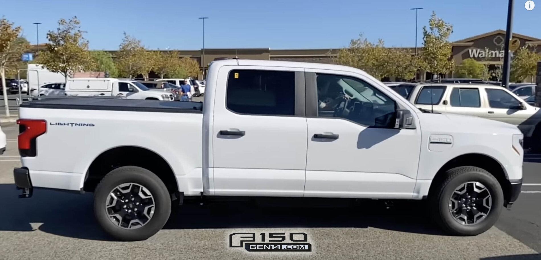 Ford F-150 Lightning OXFORD WHITE F-150 Lightning Photos & Club Oxford White F-150 Lightning Pickup 3