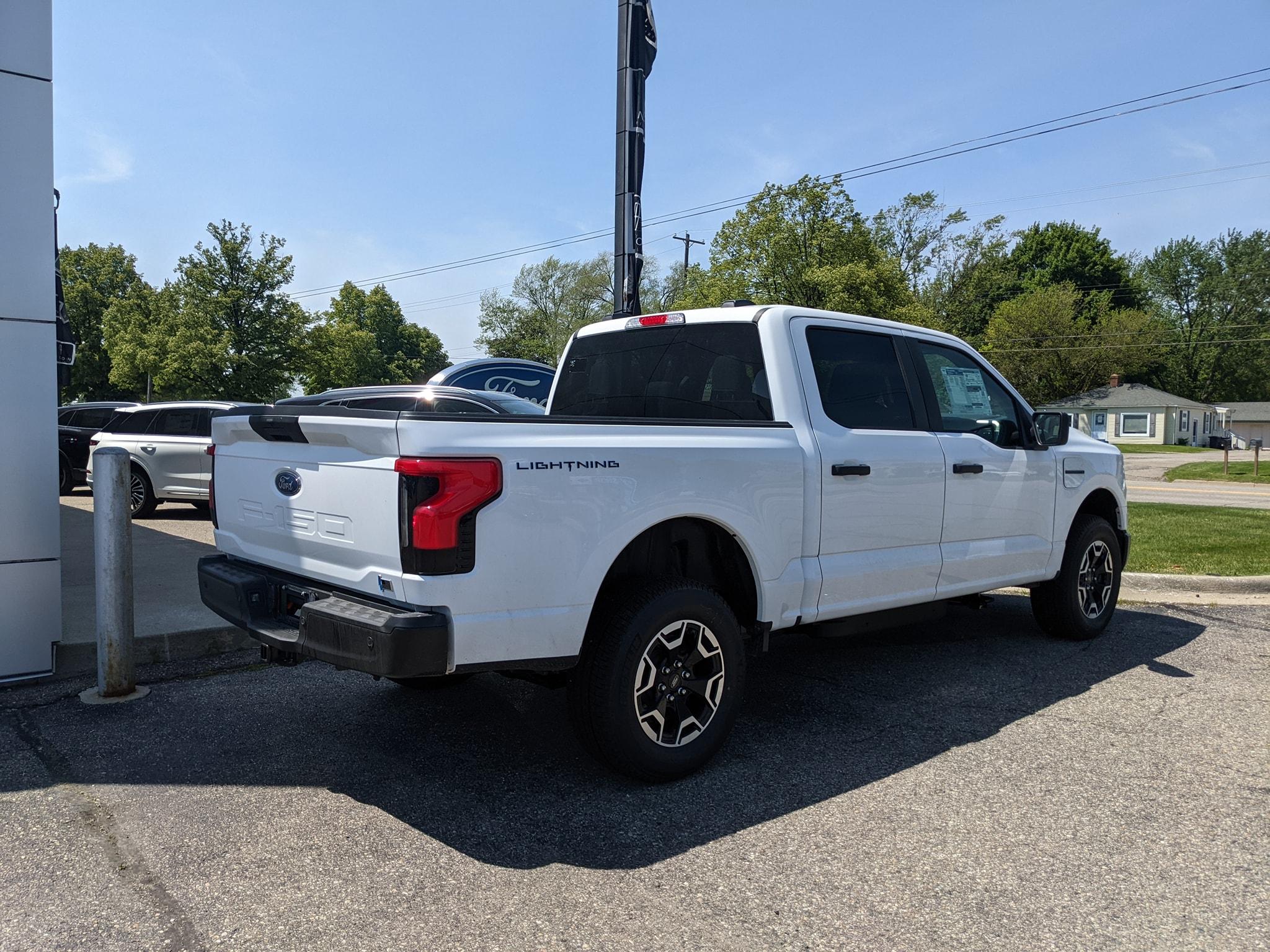 Ford F-150 Lightning OXFORD WHITE F-150 Lightning Photos & Club Oxford White F150 Lightning Pro 8