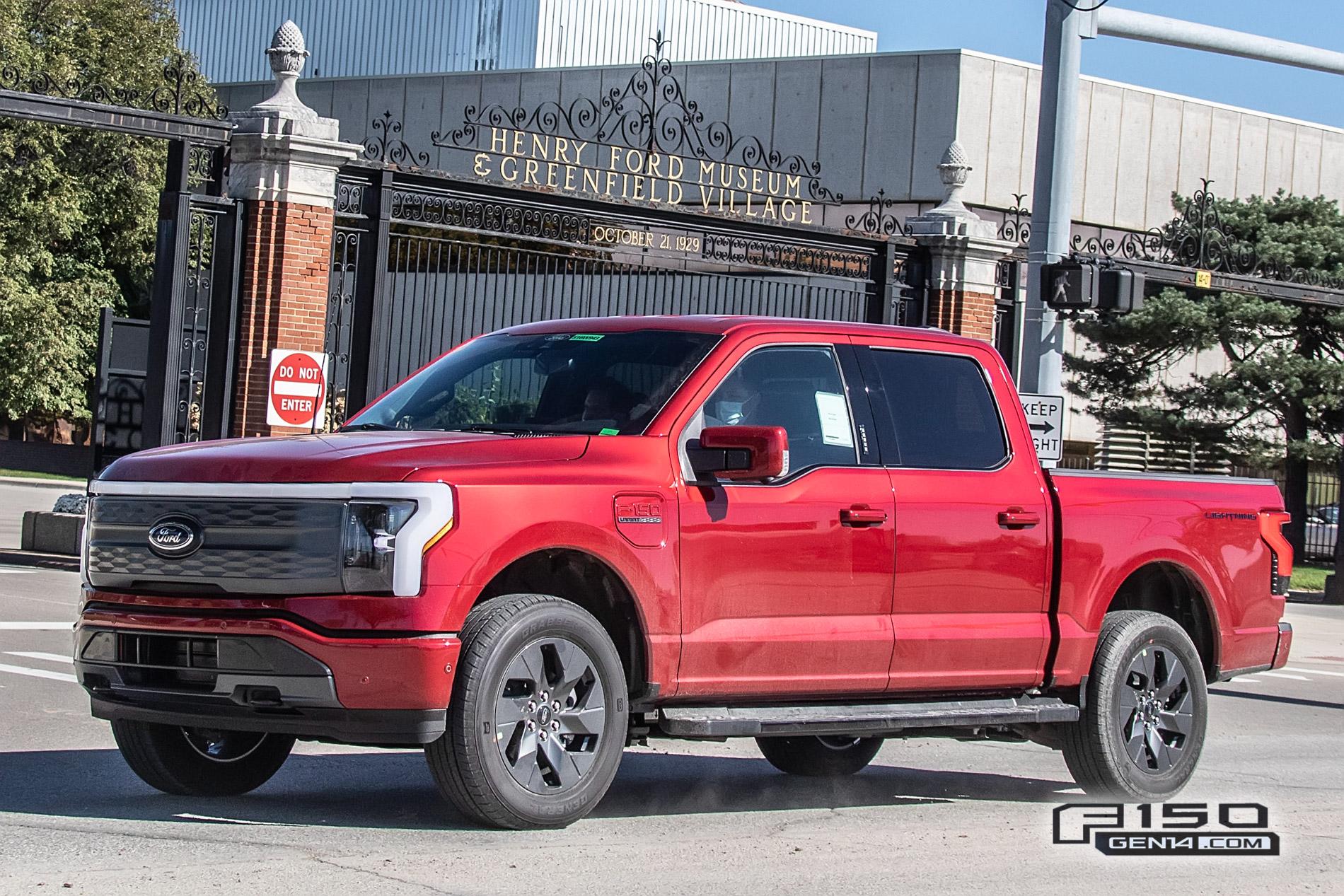 Ford F-150 Lightning F-150 Lightning Platinum (Iconic Silver) & Lariat (Rapid Red) Spotted On Public Roads Production Rapid Red 2022 F150 Lightning Lariat EV Pickup Truck 4