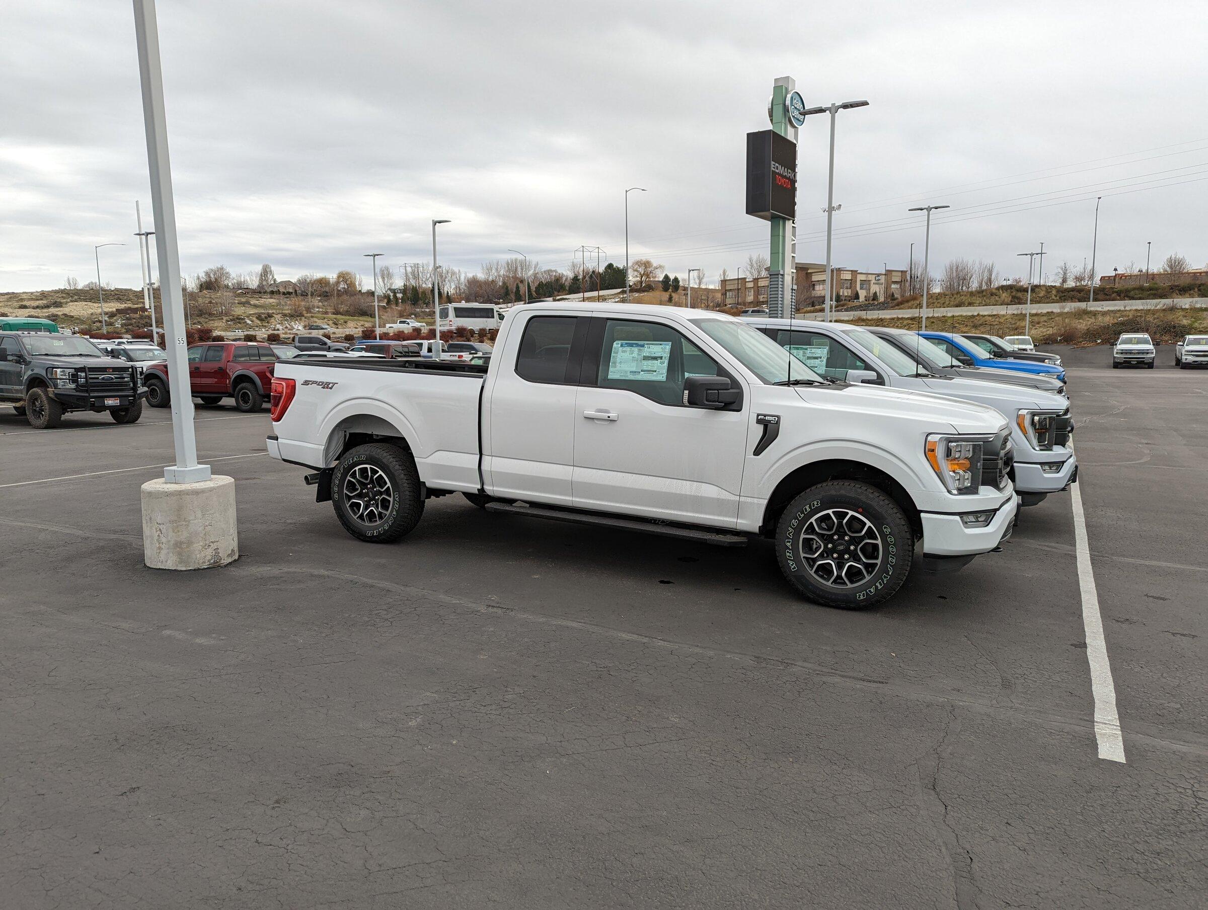 Ford F-150 Lightning Raptor Wheels installed on Stock 2021 XLT Sport 4X4 - and then leveled PXL_20211219_180913626