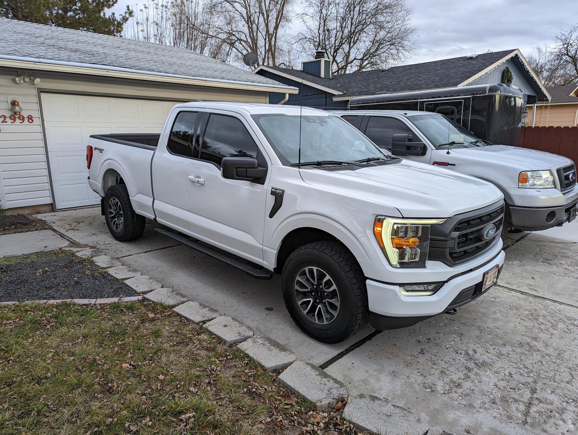 Ford F-150 Lightning Raptor Wheels installed on Stock 2021 XLT Sport 4X4 - and then leveled PXL_20211223_234902579