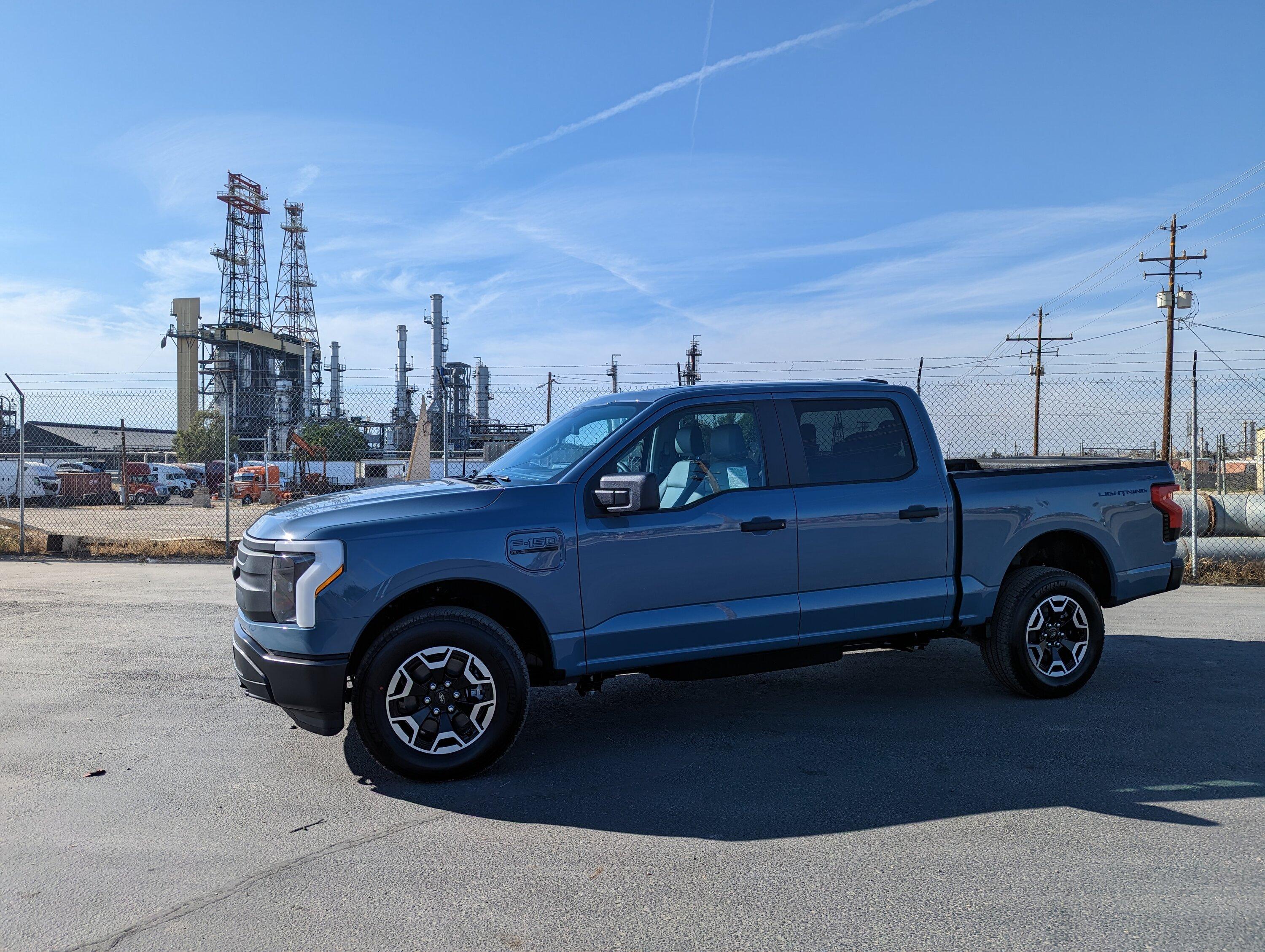 Ford F-150 Lightning ✅ 4/17/2023 Lightning Build Week Group (MY2023) PXL_20230529_001936960