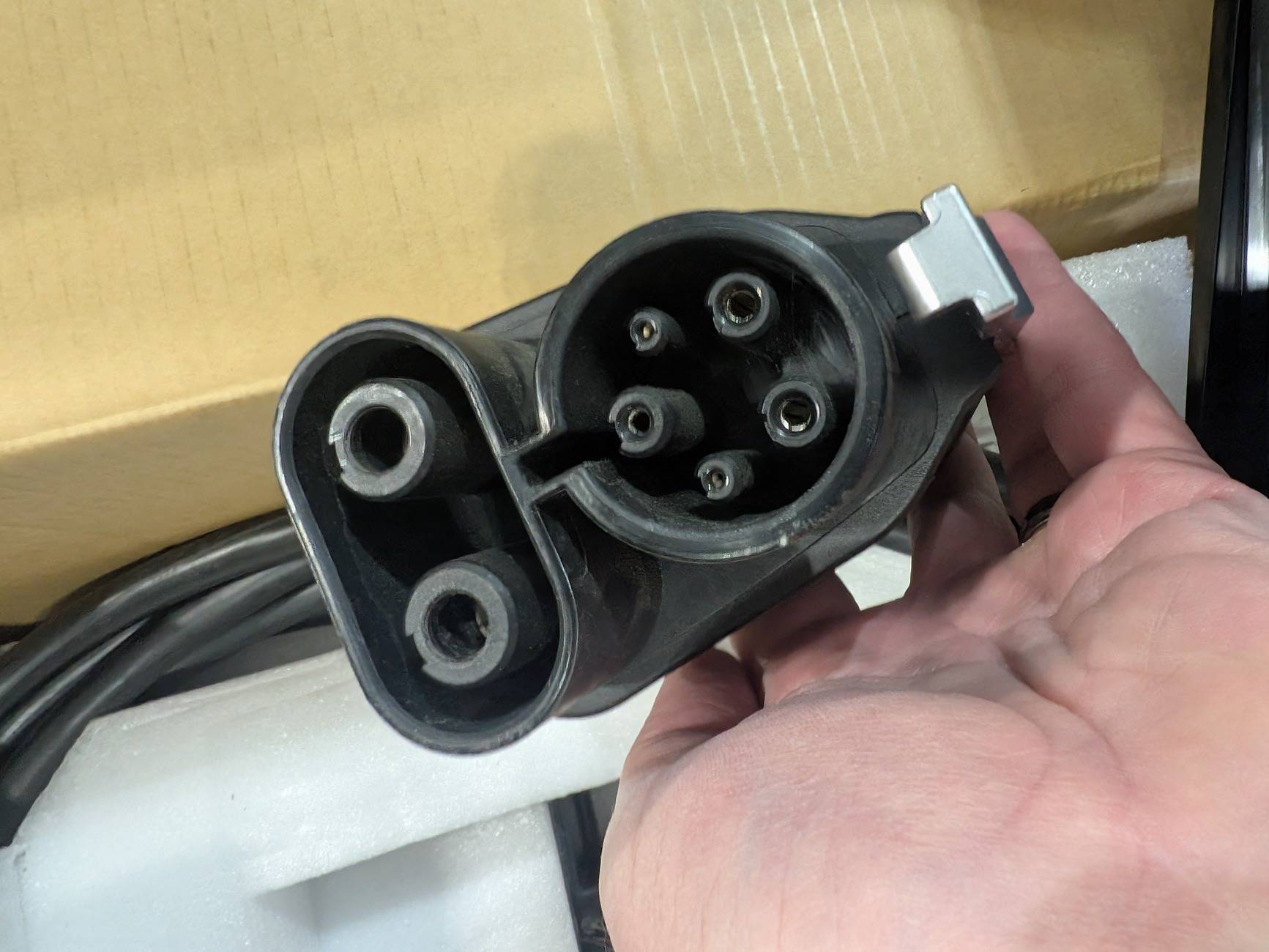 Ford F-150 Lightning Charge Station Pro - for parts PXL_20250101_135819069