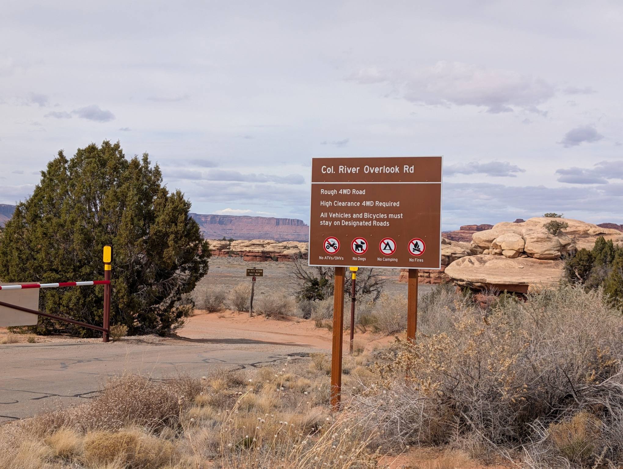 Ford F-150 Lightning Road trip to Moab and Canyonlands National Park, including some light offroading PXL_20250322_211604111.RAW-01.COVER