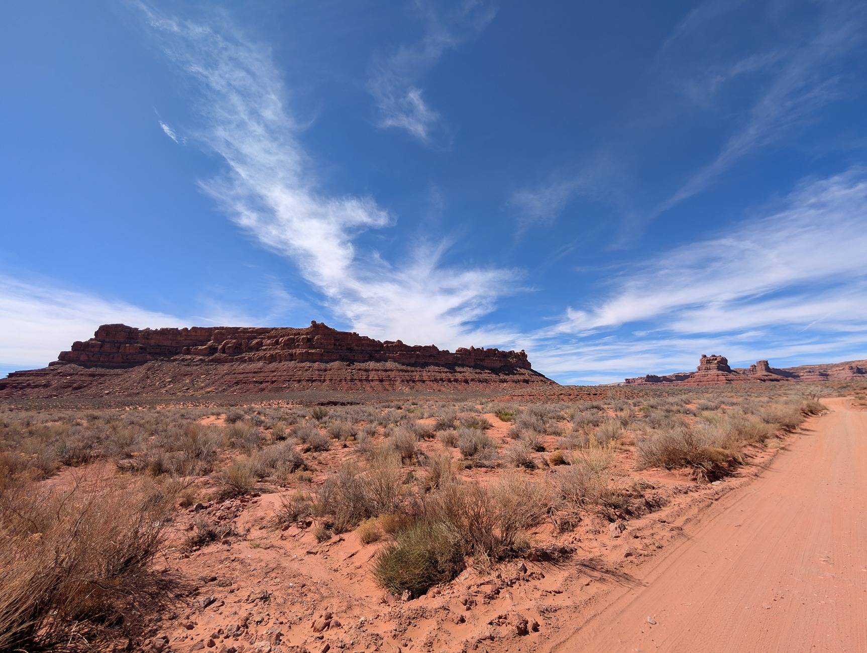 Ford F-150 Lightning Road trip to Moab and Canyonlands National Park, including some light offroading PXL_20250324_180416514.RAW-01.COVER