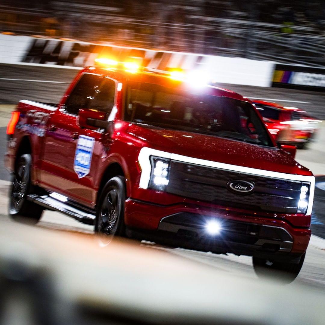 Ford F-150 Lightning RAPID RED F-150 Lightning Photos & Club rapid-red-f150-lightning-pace-truck2-