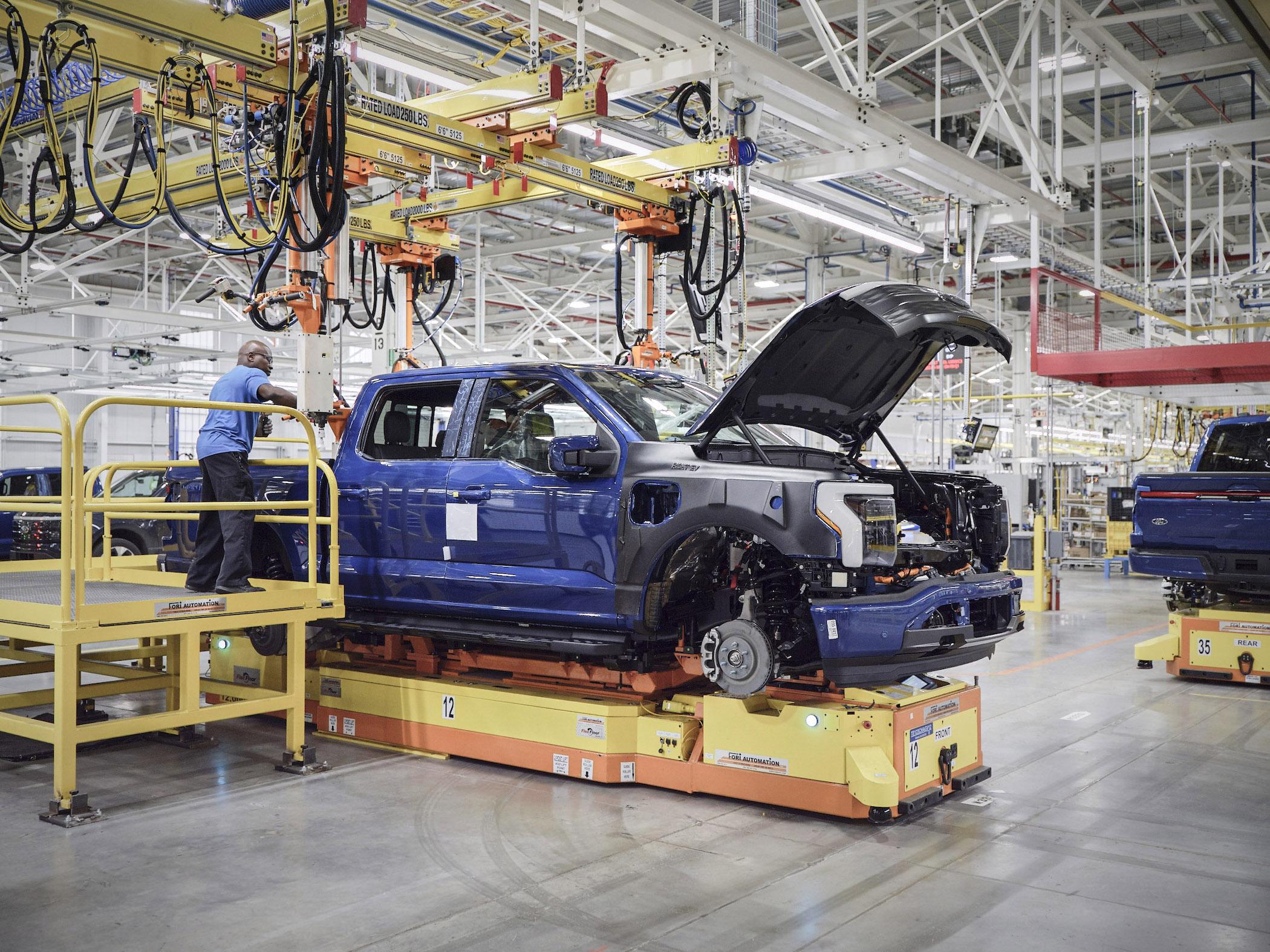 Ford F-150 Lightning 👷🏼‍♂️ Today Marks the Production Start For F-150 Lightning Trucks! -- Photos & Videos Rouge Electric Vehicle Center_04_ Darrlye Steele