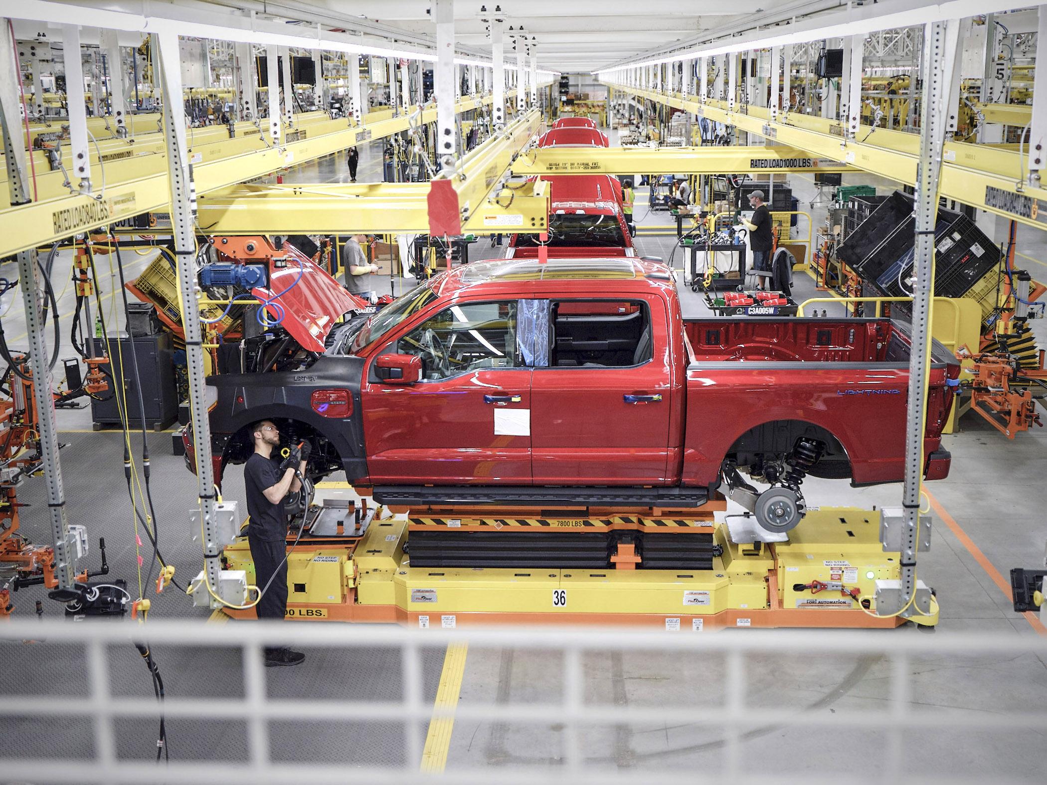 Ford F-150 Lightning 👷🏼‍♂️ Today Marks the Production Start For F-150 Lightning Trucks! -- Photos & Videos Rouge Electric Vehicle Center_09