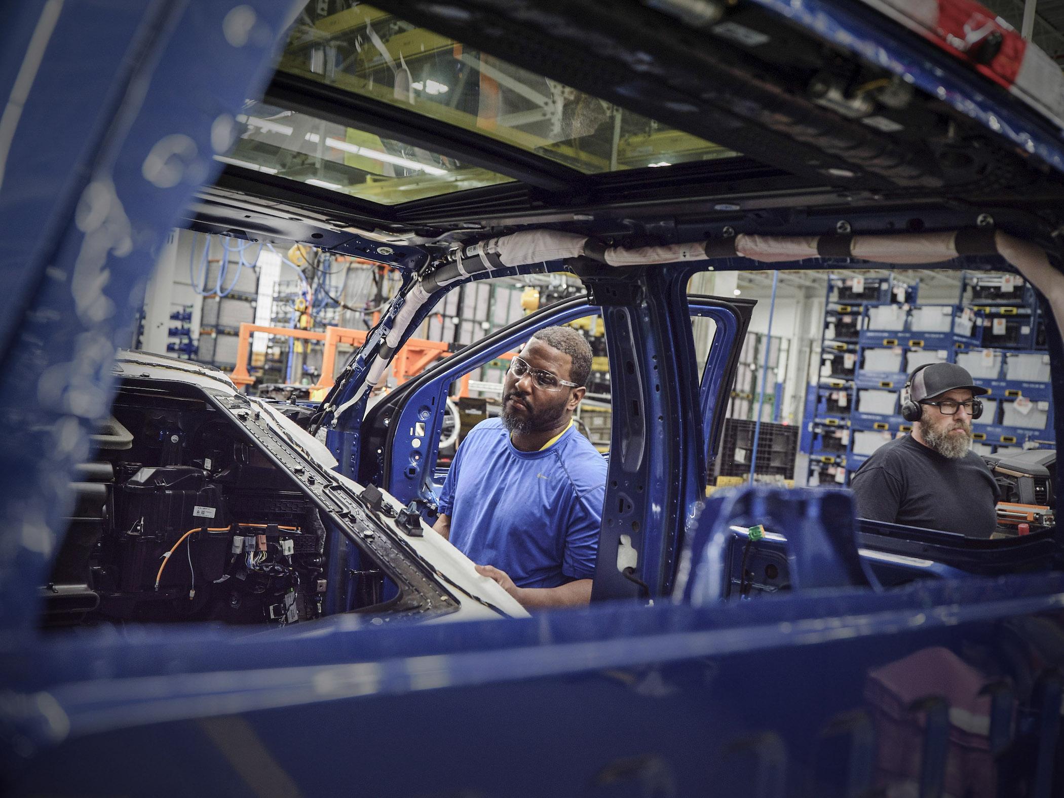 Ford F-150 Lightning 👷🏼‍♂️ Today Marks the Production Start For F-150 Lightning Trucks! -- Photos & Videos Rouge Electric Vehicle Center_10_ Erik Cowan