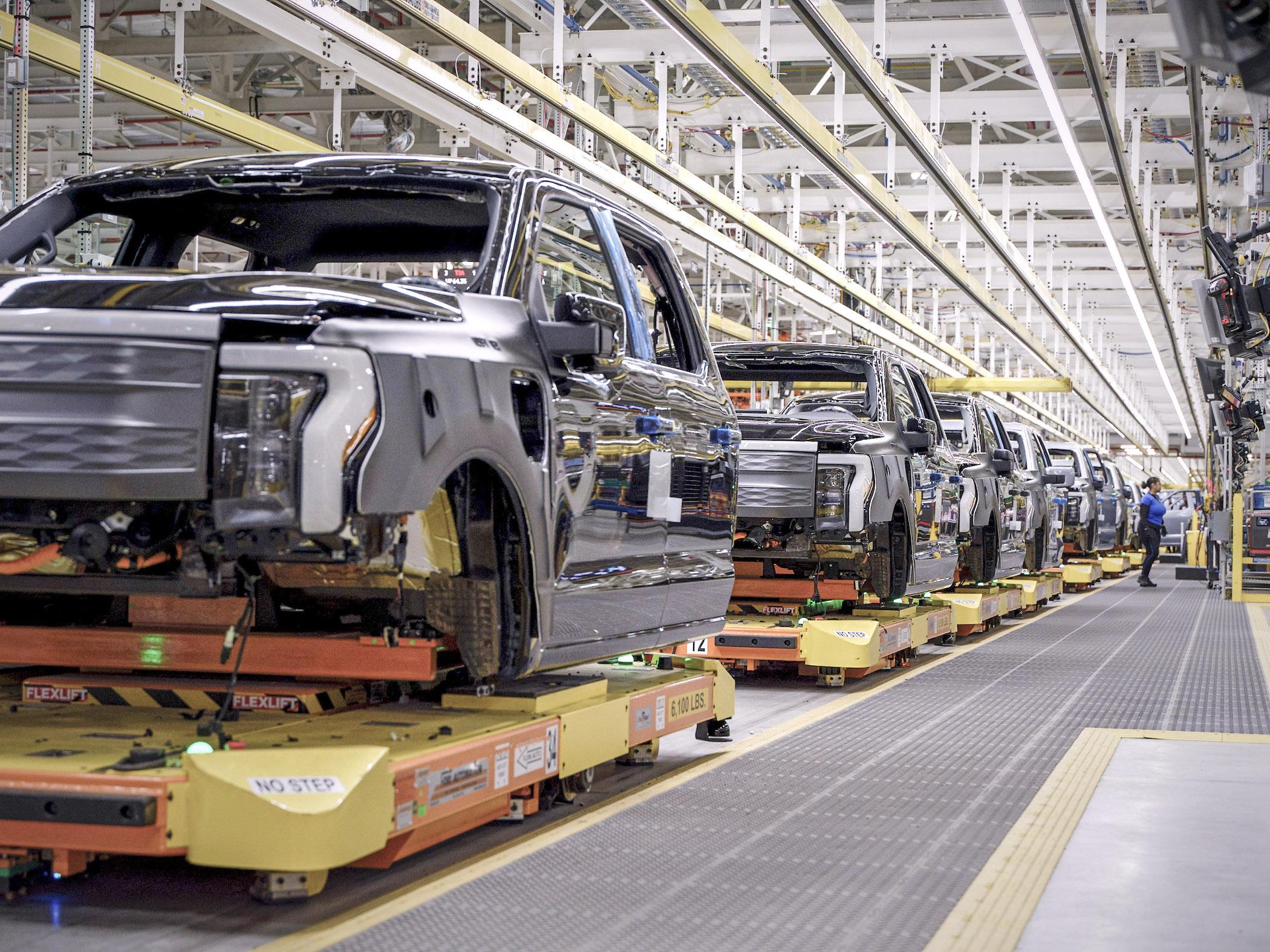 Ford F-150 Lightning 👷🏼‍♂️ Today Marks the Production Start For F-150 Lightning Trucks! -- Photos & Videos Rouge Electric Vehicle Center_12