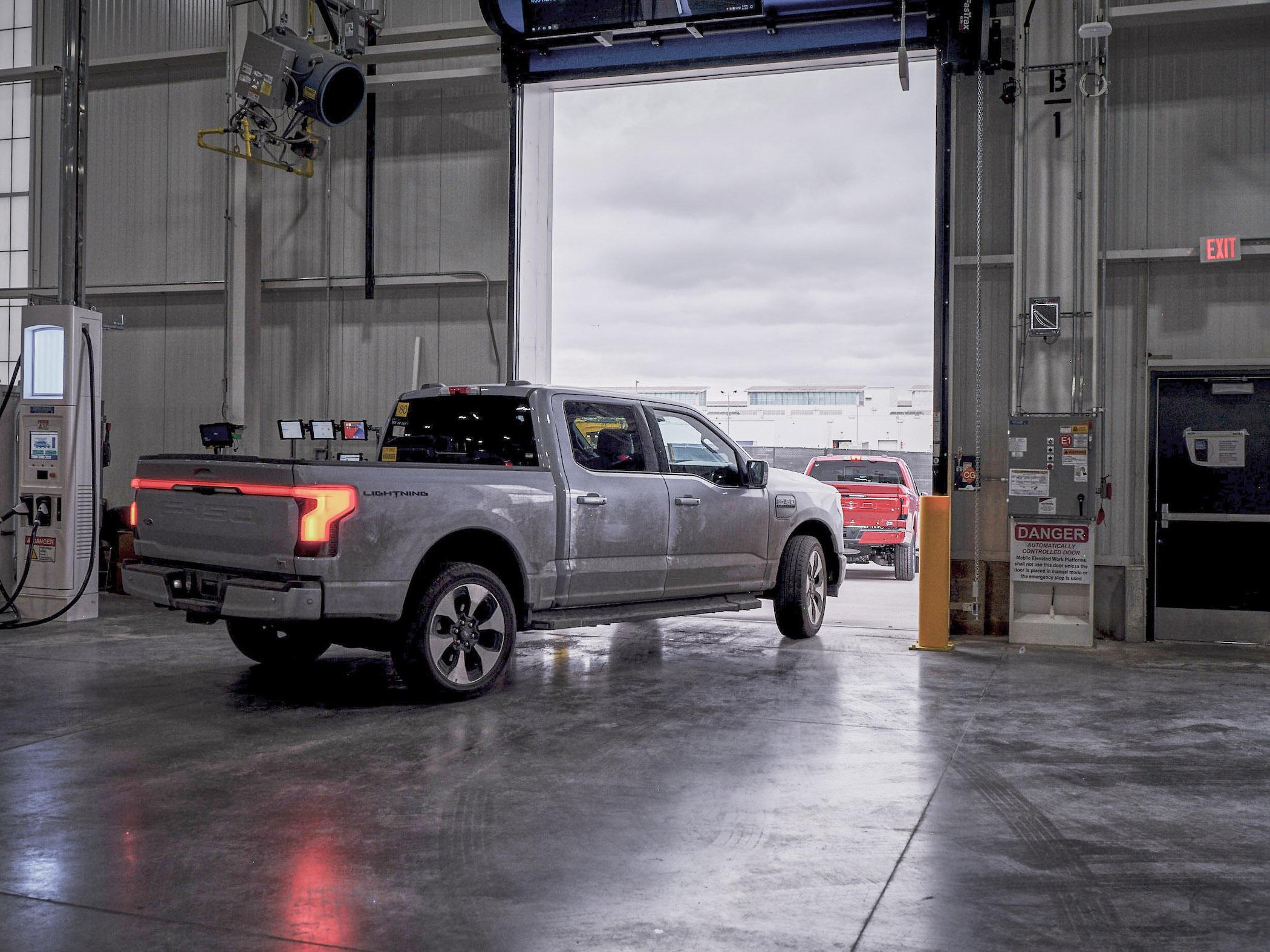 Ford F-150 Lightning 👷🏼‍♂️ Today Marks the Production Start For F-150 Lightning Trucks! -- Photos & Videos Rouge Electric Vehicle Center_19