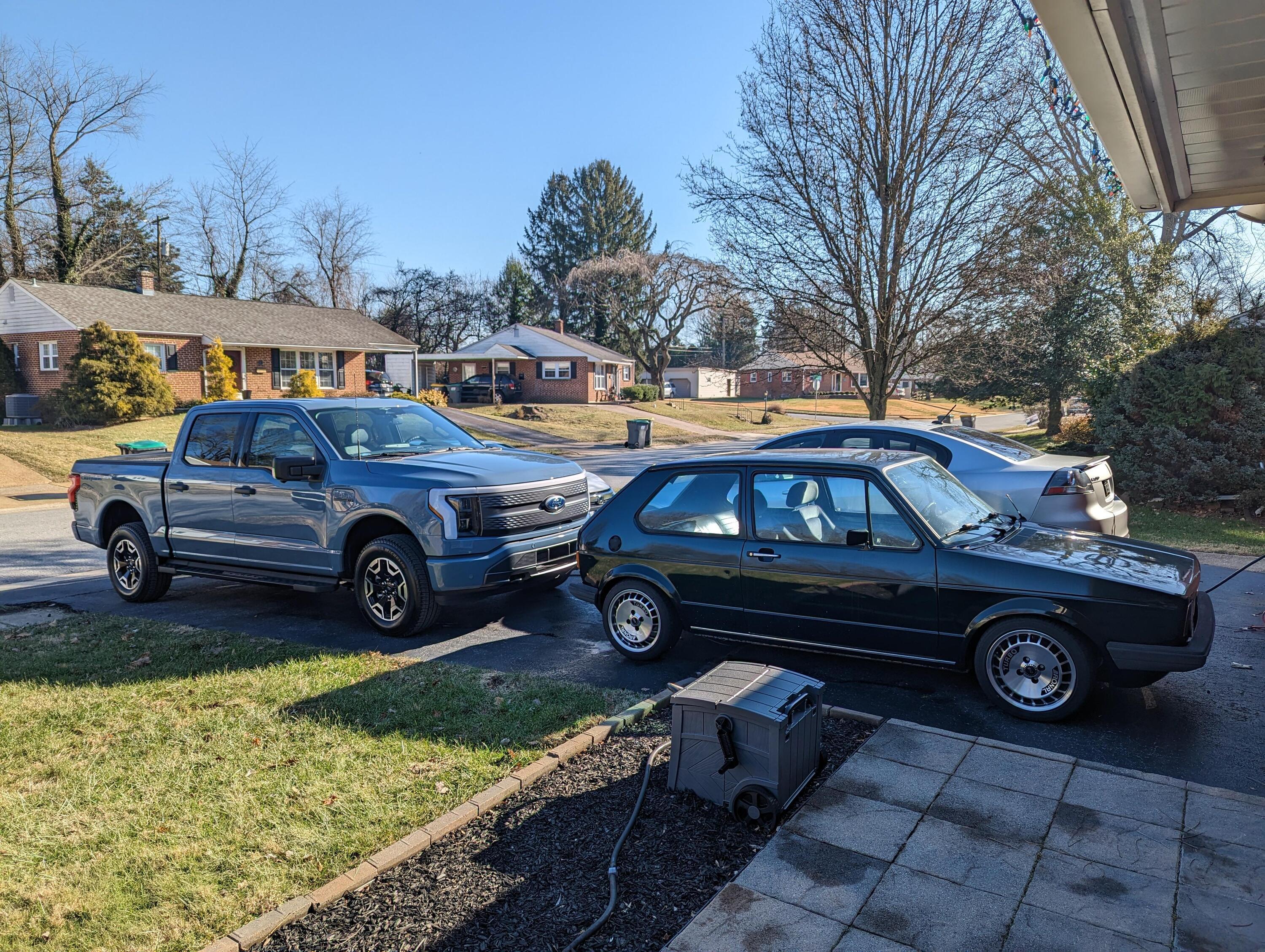 Ford F-150 Lightning What cars do you have now? S4yG7lX