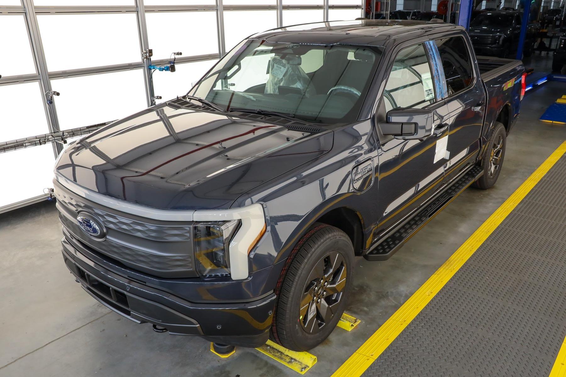 Ford F-150 Lightning SMOKED QUARTZ F-150 Lightning Photos & Club Smoked Quartz Metallic F150 Lightnin