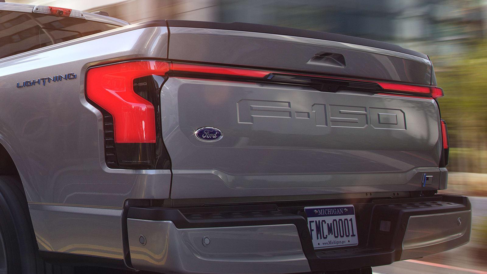Ford F-150 Lightning New F-150 Lightning  PRO and XLT pictures in the flesh tailgate-lights