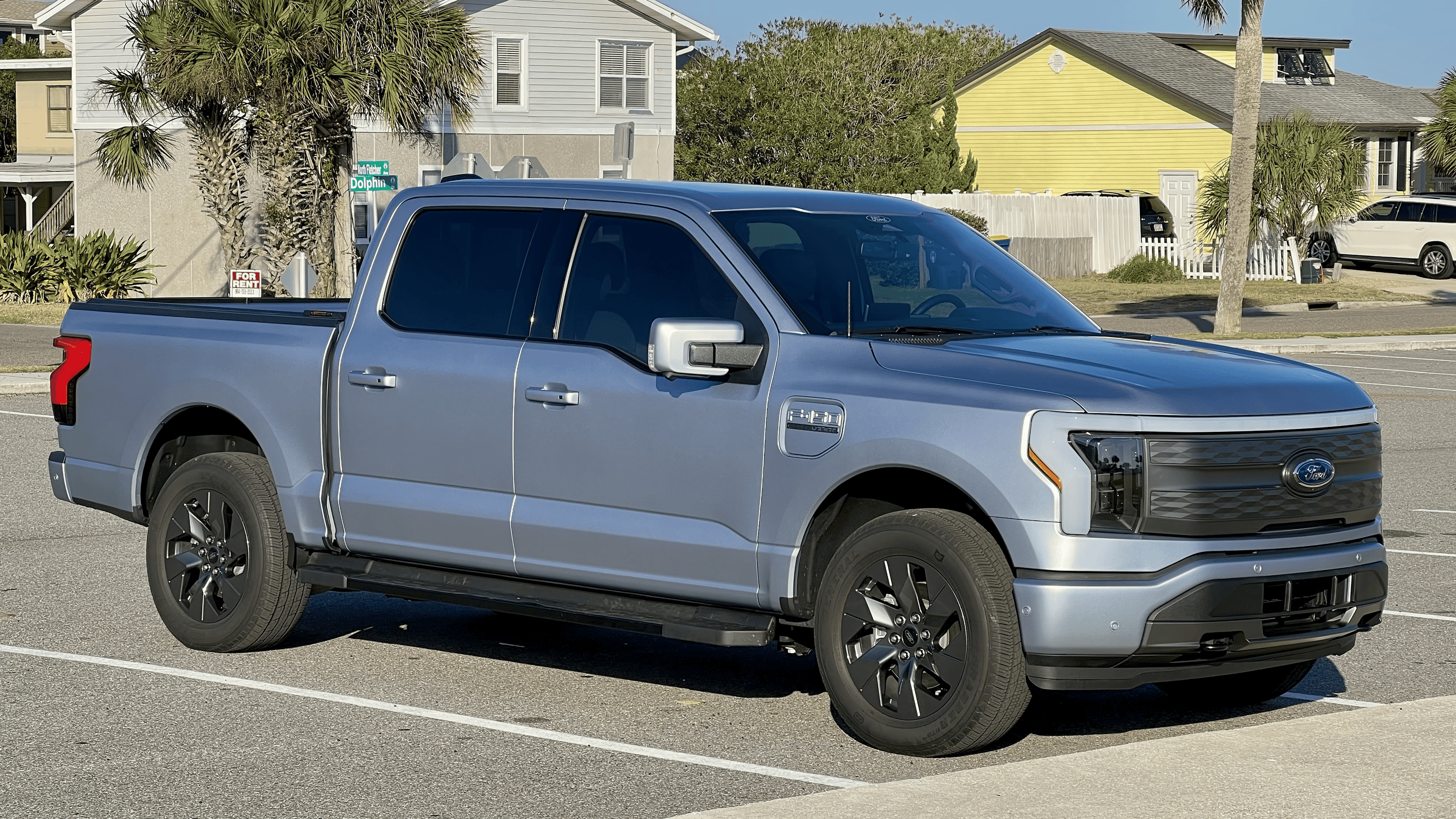 Ford F-150 Lightning Iced Blue Silver Lightning Build. Mods: PPF matte finish, Line-X, gloss black painted grille, black wrapped roof, wheels tempImagebeLdgM