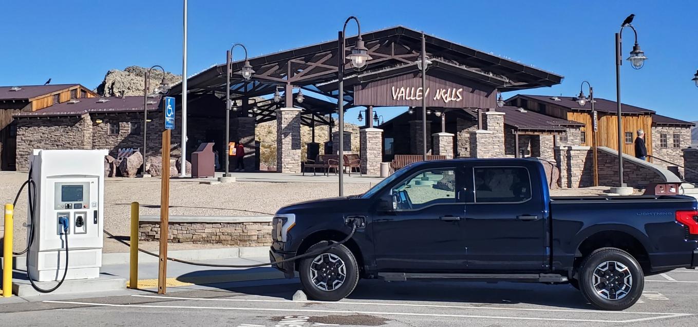 Ford F-150 Lightning 🔌⚡️ What Did You Plug Into Your Lightning Today? Valley_Wells