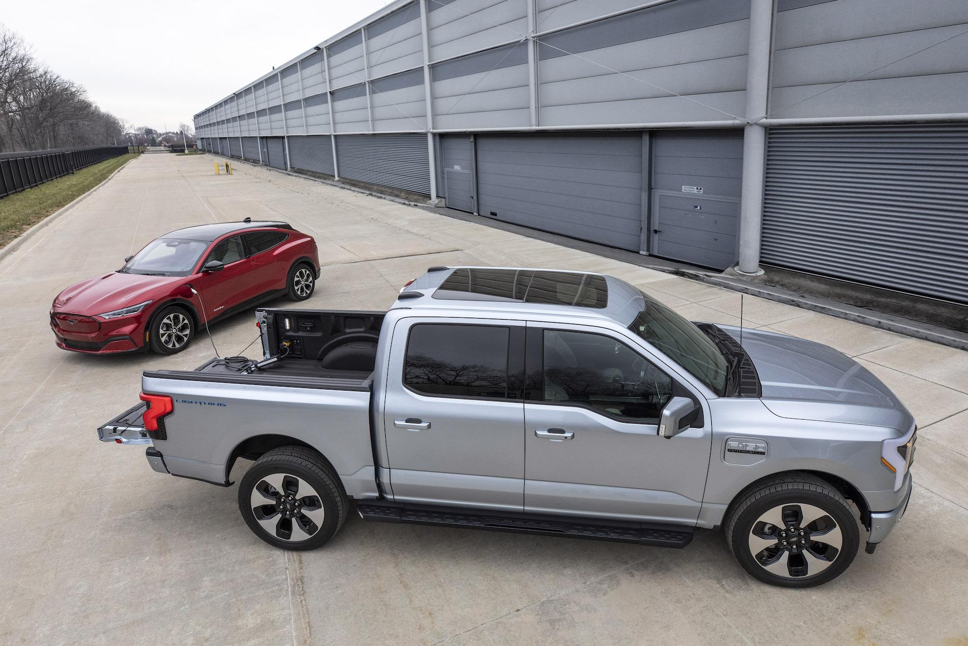 Ford F-150 Lightning Vehicle-to-Vehicle Charging by F-150 Lightning to Other EVs at L2 Speed - Info & Demonstration Vehicle-to-Vehicle Charging_04