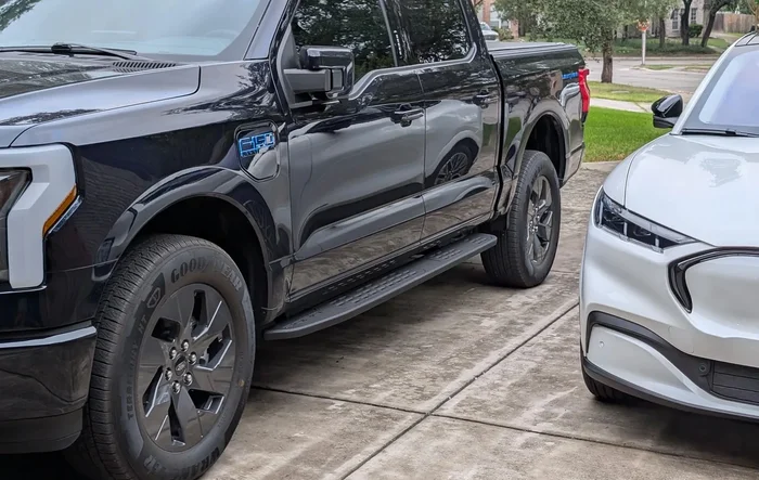 Installed Tremor Running Boards (from F-250)