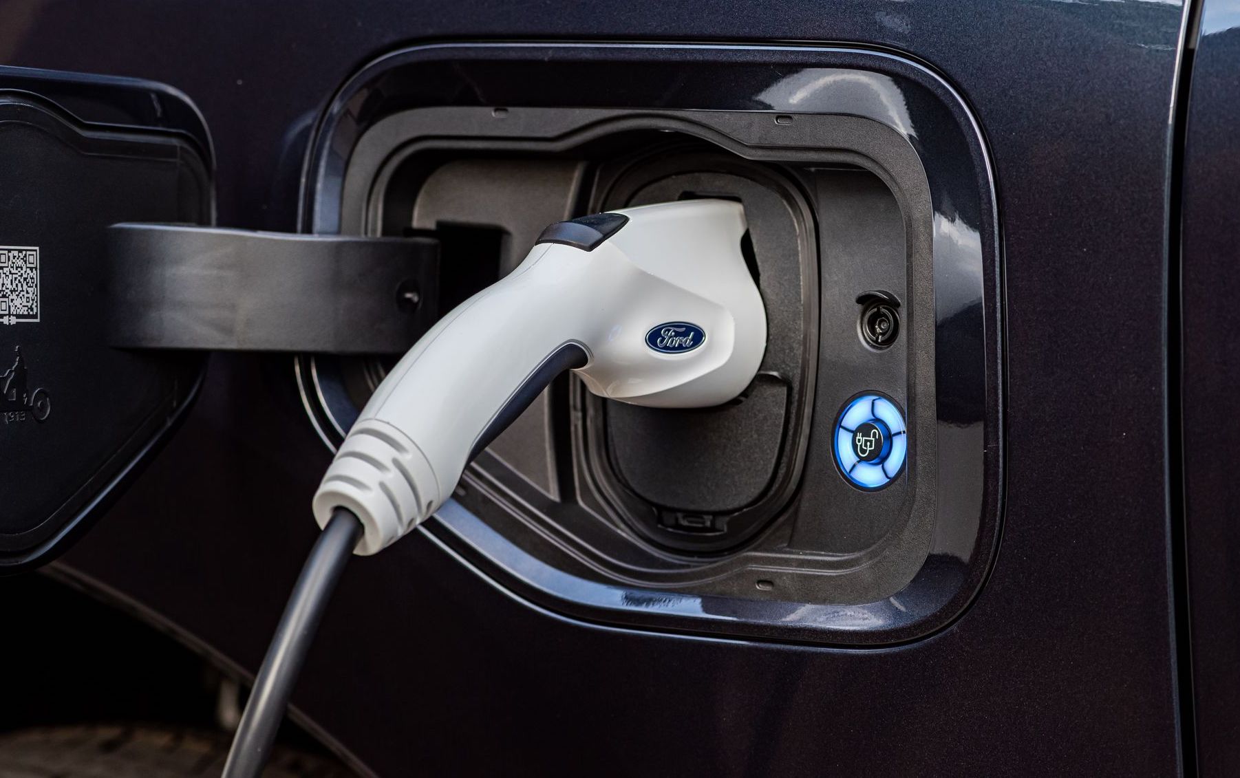 Lightning Retains Full 7500 Tax Credit For